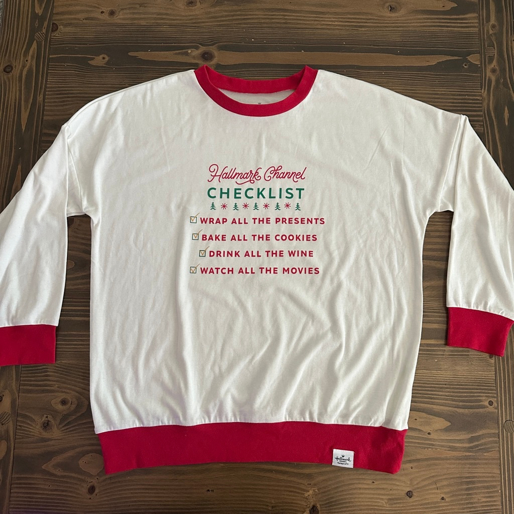 Women's Hallmark Channel White & Red Christmas Sweatshirt XL Holiday Loungewear